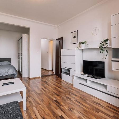 Cozy Apartment In Ruzinov Pozsony Kültér fotó