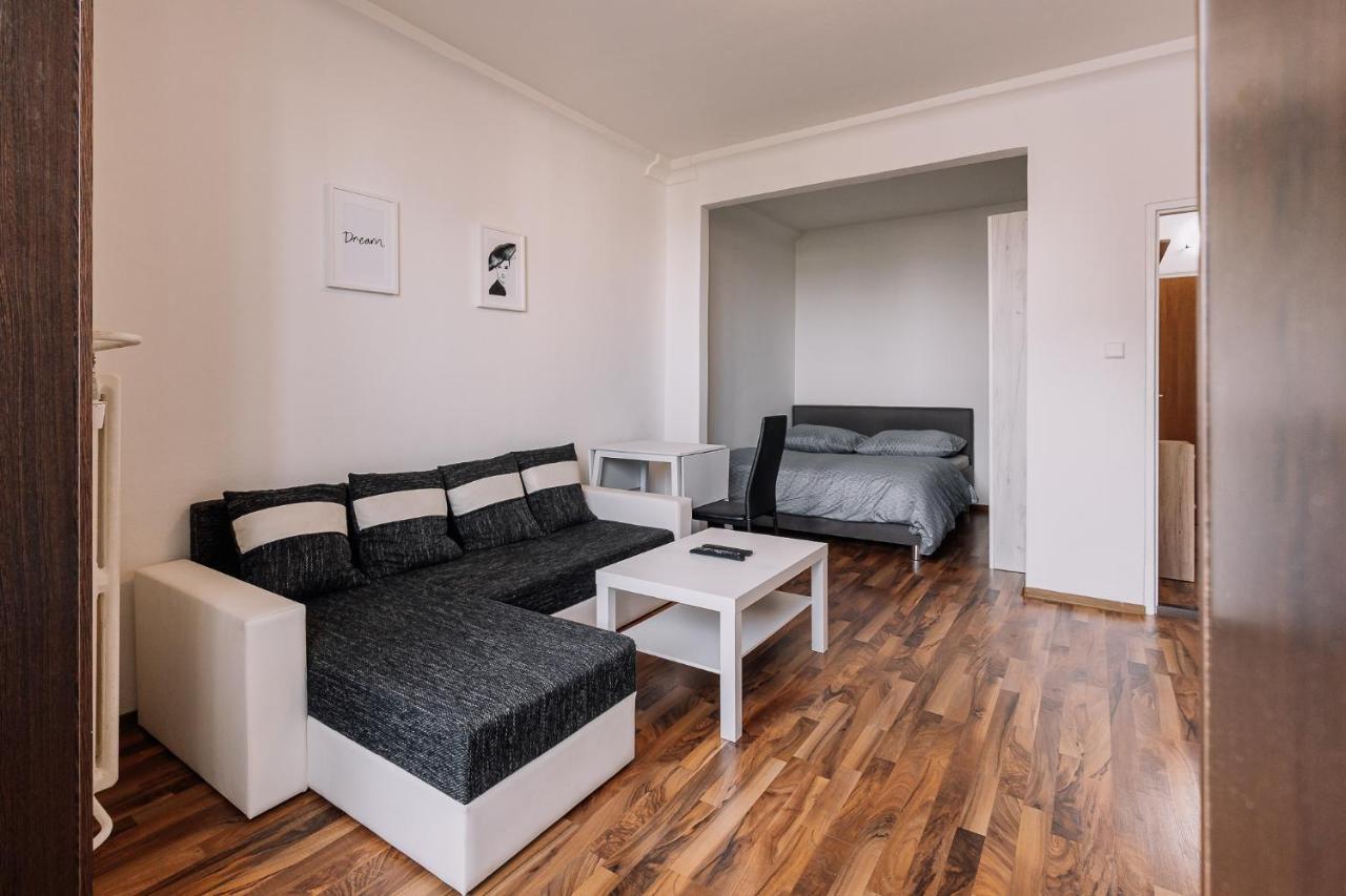 Cozy Apartment In Ruzinov Pozsony Kültér fotó